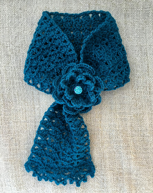 Flower Keyhole Scarf/ Ascot