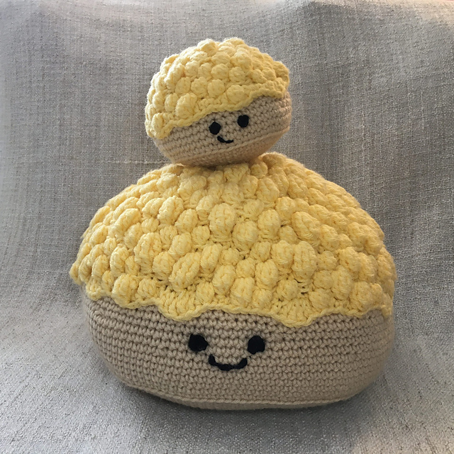 Ravelry: Pineapple Bun Amigurumi pattern by Lily L. C. So
