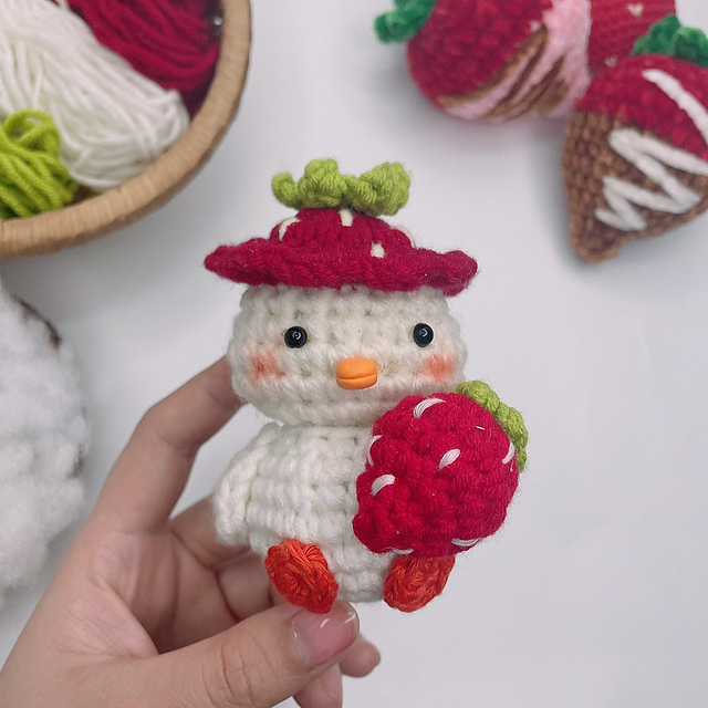 Ravelry: Strawberry chicken pattern by Lim lenn