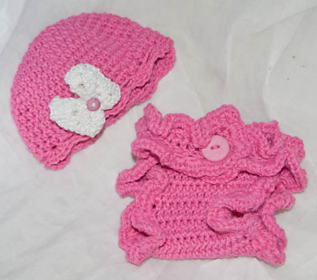 Ruffled Diaper Cover and Shell Stitch beanie