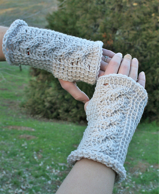 Serpentine Fingerless Gloves