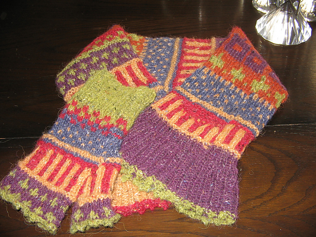 Eileann Scarflette & Fingerless Mitts