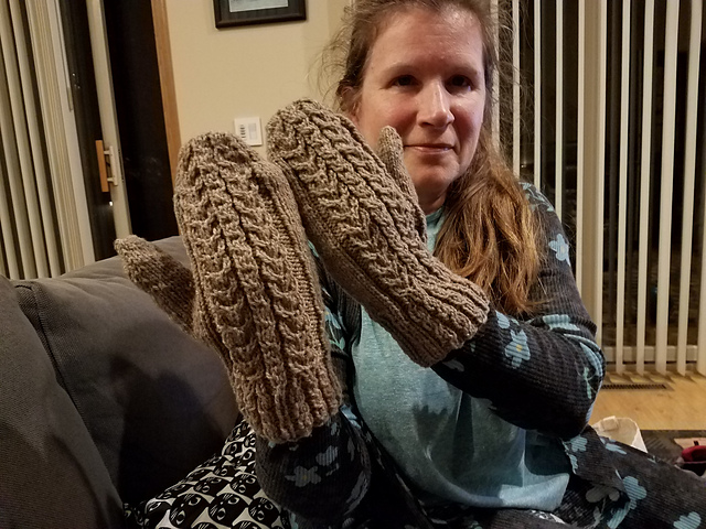 Kinvara Mittens