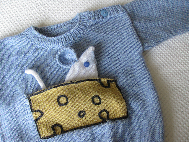135 T3 Baby Sweater with Mouse