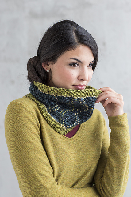 Hourglass Cowl