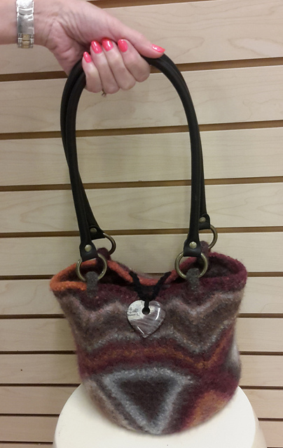 Equilateral Equanimity, A Modular Bucket Bag