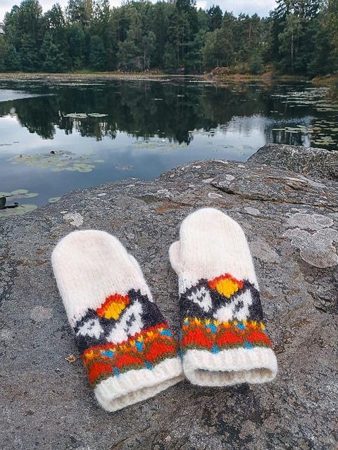 Harila felted mittens