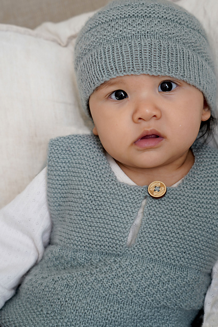 Petite Phoenix Vest and Hat - Bc131