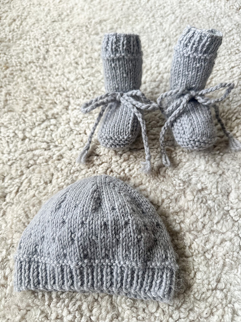 Ari Hat and Booties - Bc142