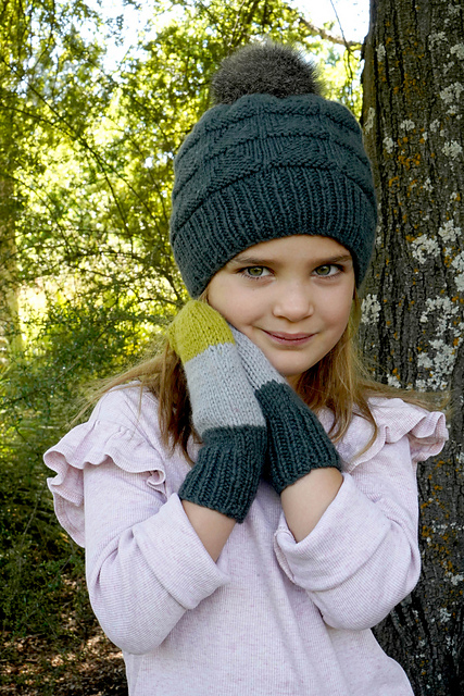 Sunday Hat and Mittens - Lc38