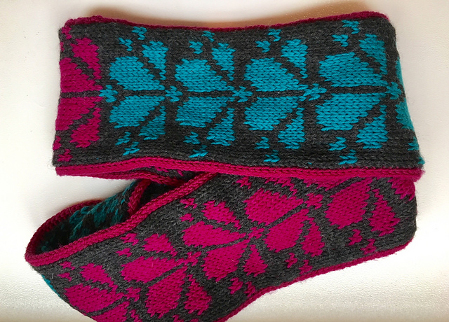 Incredible India Cowl