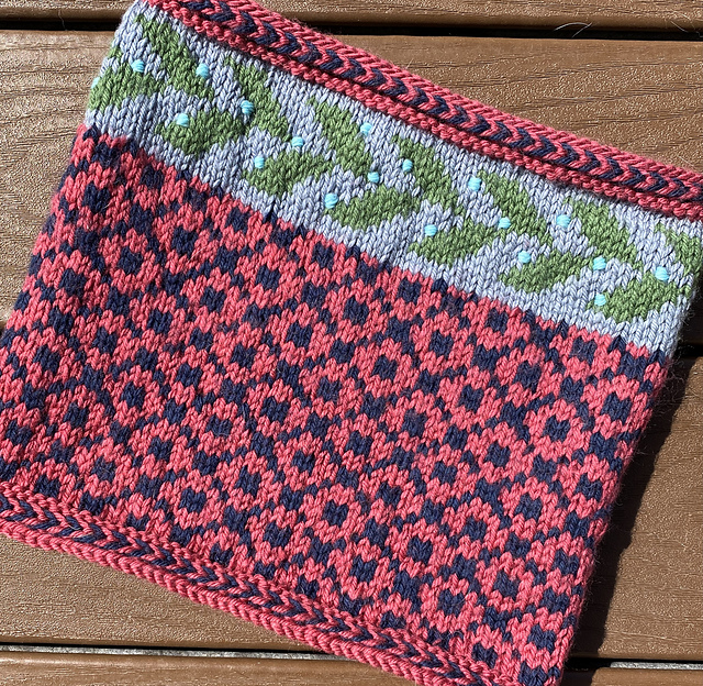 Holly Go Lightly Cowl