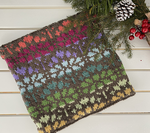 Naeko's Blossoms Cowl