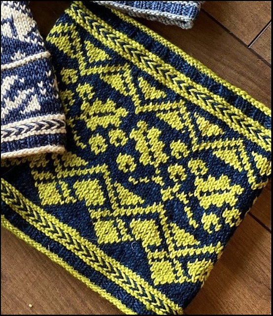Vyshyvanka Leaves & Geometry Cowl
