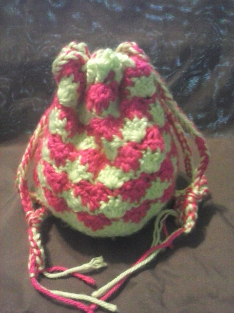 Ravelry: The Electric Drawstring Pouch pattern by Lisa Romolo