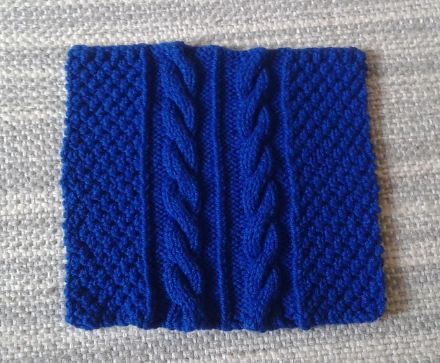 33 Simple Cables With Moss Stitch