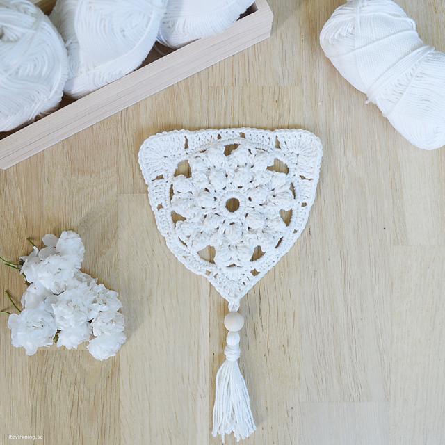 May: Bubble Bloom Bunting