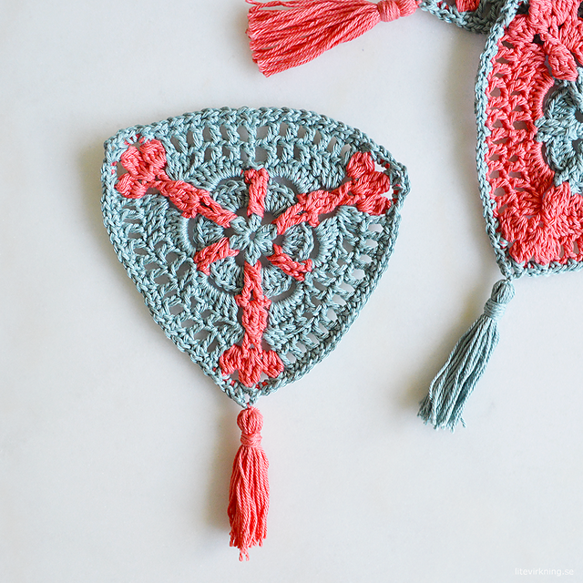 August: Charming Crayfish Bunting