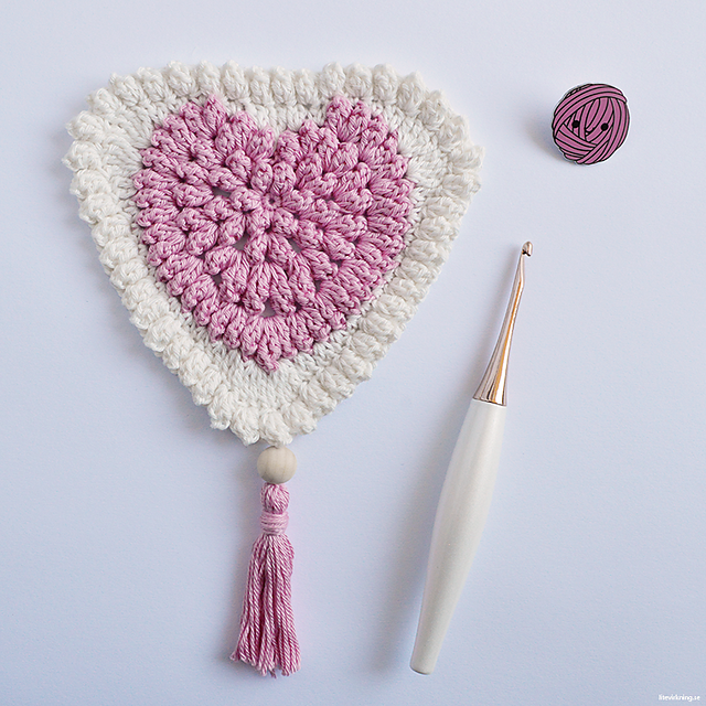 February: Little Love Bunting