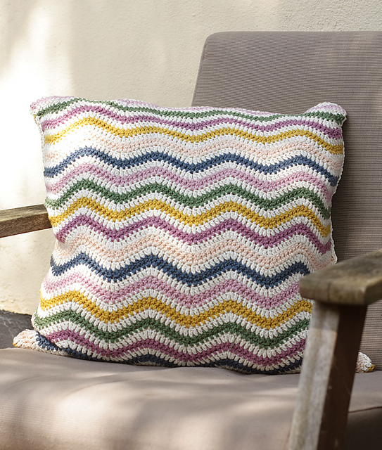 Chevron cushion cover