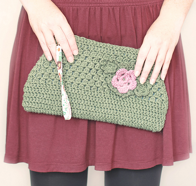 Flower clutch with fabric lining