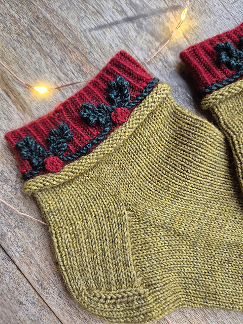 The Holly Keeper Socks