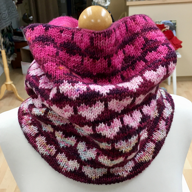 Faded Hearts Cowl