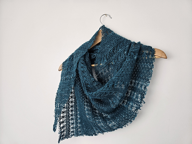 Kingfisher in Flight Shawl
