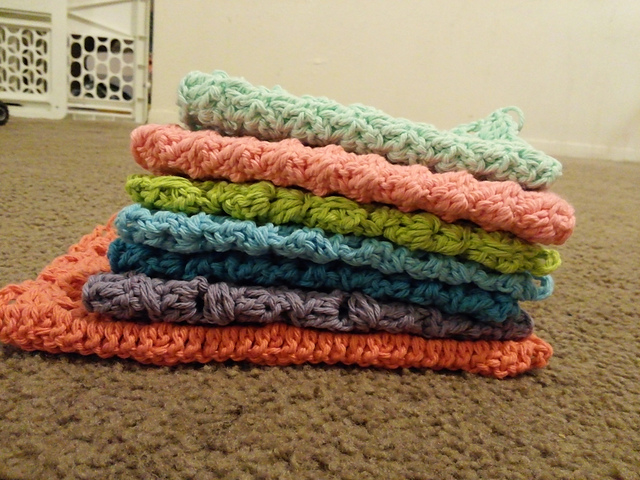Eight Pretty Little Dishies