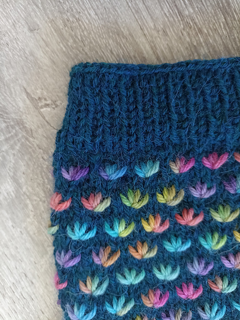 Lotus and Stripes Cowl