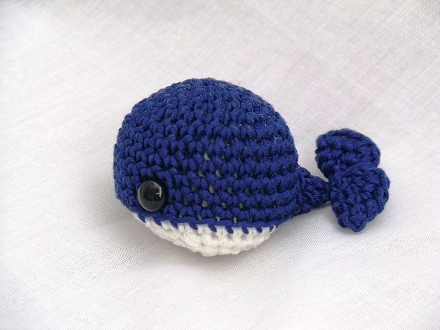 Mini amigurumi whale
