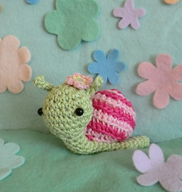 Jane the snail amigurumi