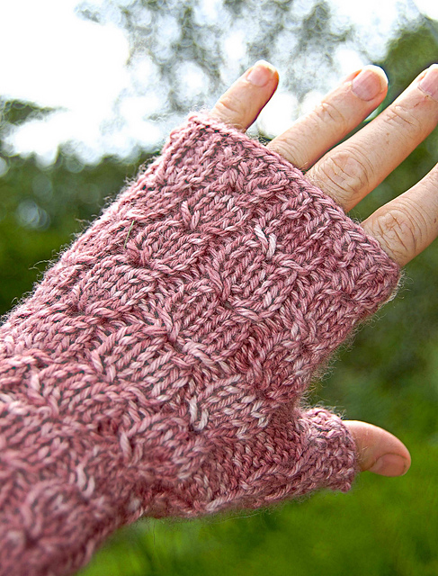 Sweetly fingerless mittens