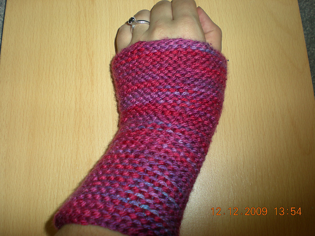 Intriguingly Posh Wristwarmers