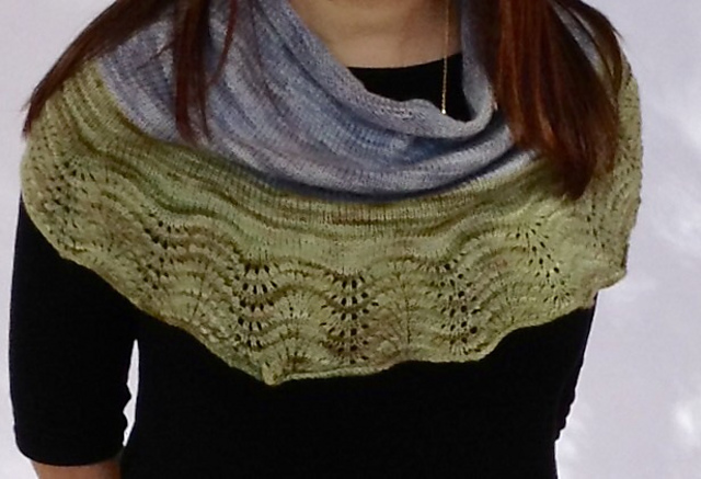 Linda LovesLace Bordered Cowl