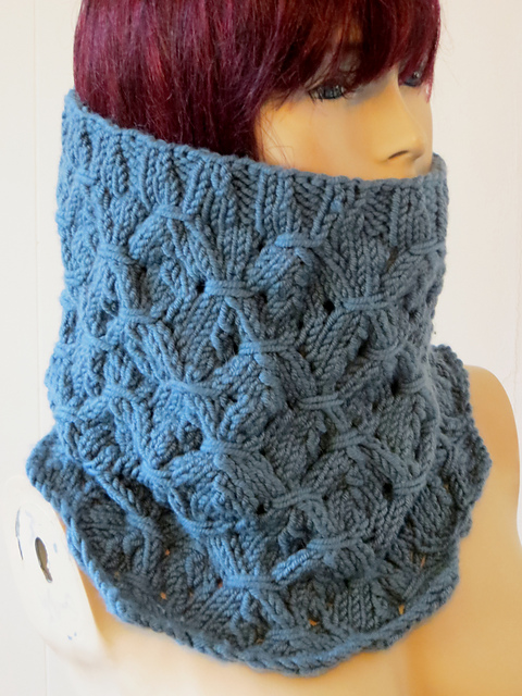 Ties or Puffs Reversible Cowl