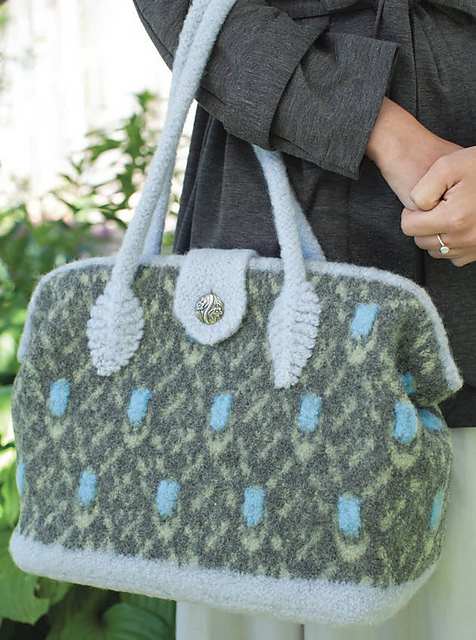 Ravelry: Wheatsheaf Carpet Bag pattern by Linda Cyr