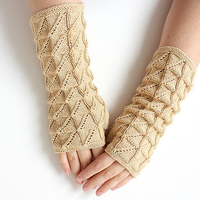 Lace Mitts