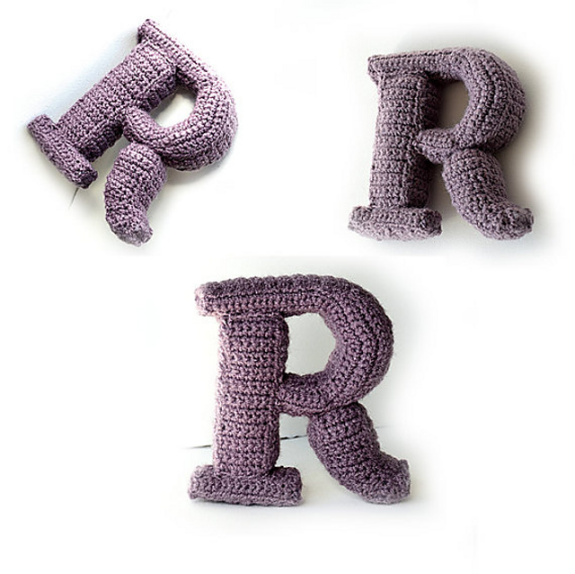 Ravelry: Letter R pattern by Joyce Overheul