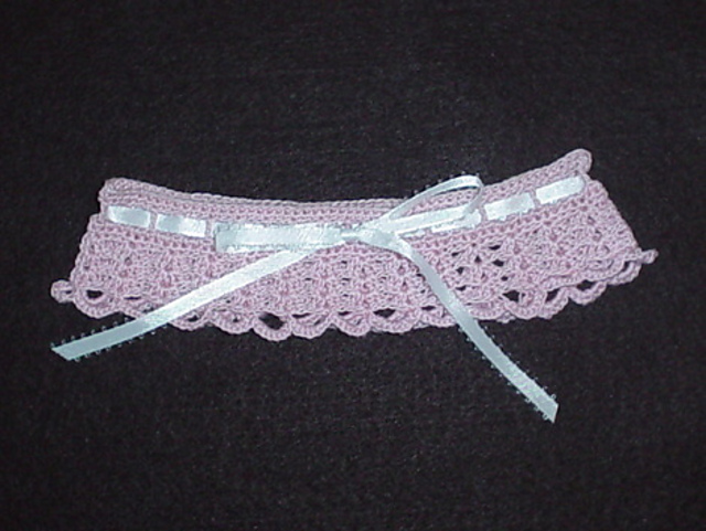 Tailor-Fit Bridal Garter in Crochet