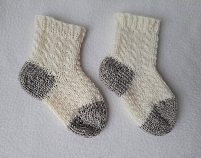 Wee Cable Baby Socks