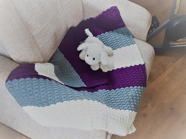 1 line Seashell Baby Blanket