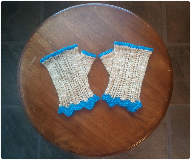 Velma Fingerless Mitts