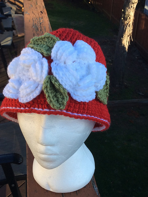 Cloche: Christmas Rose