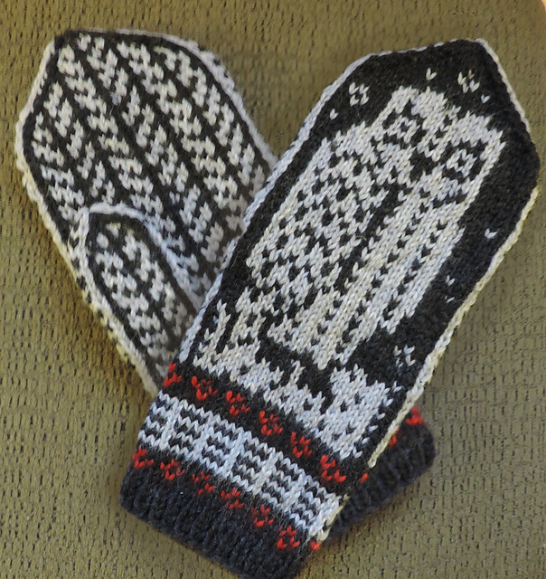 Ookpik Mittens