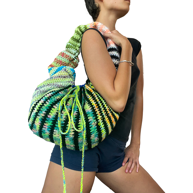【SATUR】Scrunchie Medium Shoulder Bag R4954 Ravelry: scrunchie bag pattern by Loupy Studio