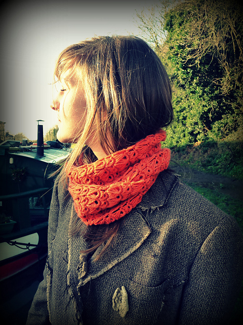 Citrus Broomstick Cowl