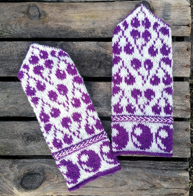 Sweet Cherry Mittens