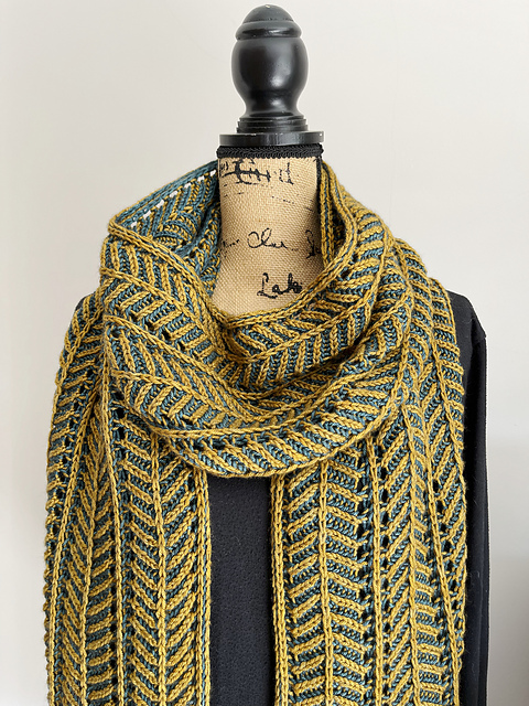 Brioche for Days Scarf (DK)