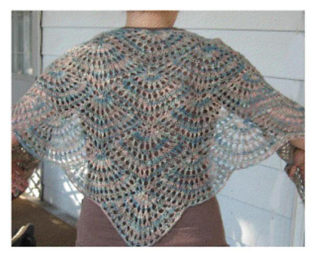 Lovely Scallop Shawlette
